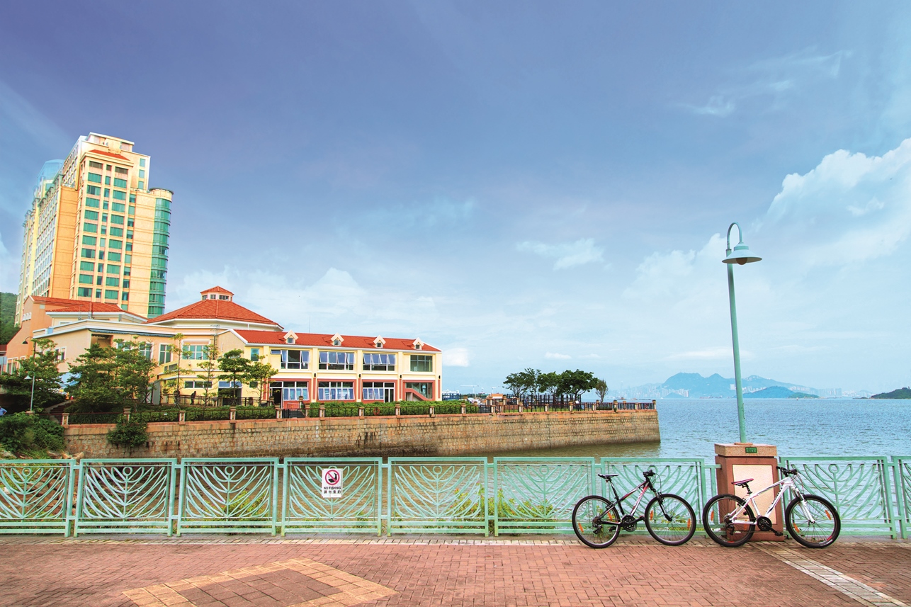 愉景湾设有单车径，方便居民以单车代步。